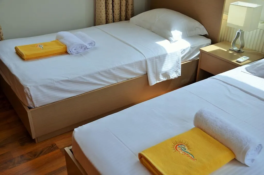 Anthorina Villa 16 プロタラス